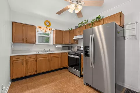 Kitchen - 533 Laurel St, Ludlow, KY 41016 photo 1 of 2
