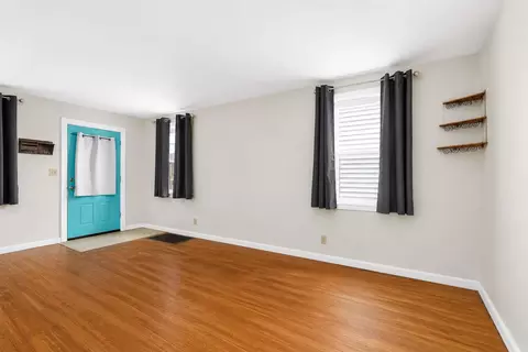 Living - 533 Laurel St, Ludlow, KY 41016 photo 1 of 2