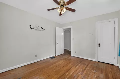 Bedroom - 533 Laurel St, Ludlow, KY 41016 photo 2 of 4