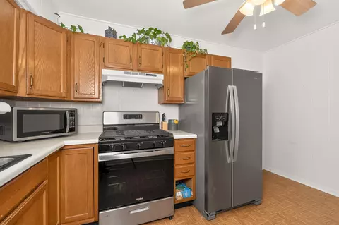 Kitchen - 533 Laurel St, Ludlow, KY 41016 photo 2 of 2