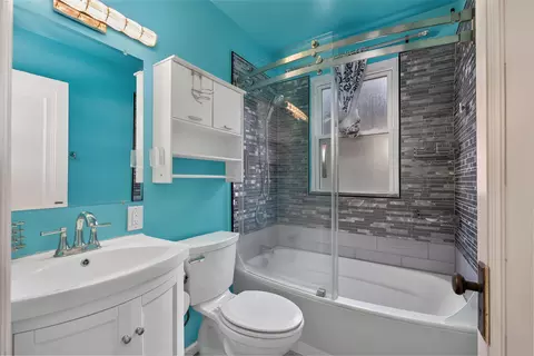 Bath - 533 Laurel St, Ludlow, KY 41016 photo 1 of 1