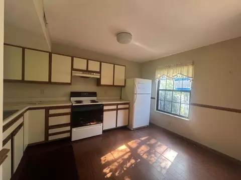 Kitchen - 2446 Palmeadow Dr, Crestview Hills, KY 41017 photo 1 of 2