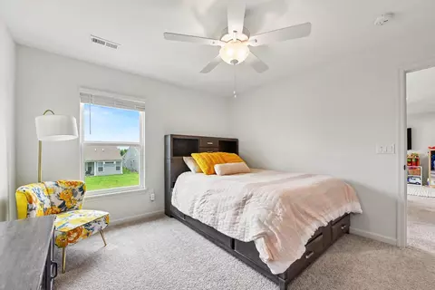 Bedroom - 3857 Circollo Dr, Covington, KY 41017 photo 4 of 7