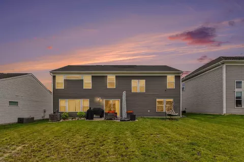 Exterior - 3857 Circollo Dr, Covington, KY 41017 photo 6 of 9