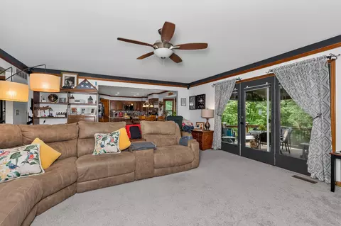 Living - 769 Glendale Ct, Crescent Springs, KY 41017 photo 2 of 2