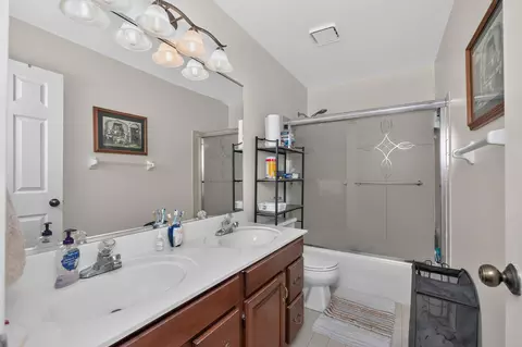 Bath - 769 Glendale Ct, Crescent Springs, KY 41017 photo 3 of 5