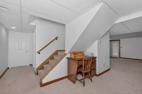 Entry Way - 769 Glendale Ct, Crescent Springs, KY 41017 photo 4 of 6