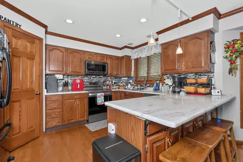 Kitchen - 769 Glendale Ct, Crescent Springs, KY 41017 photo 2 of 4