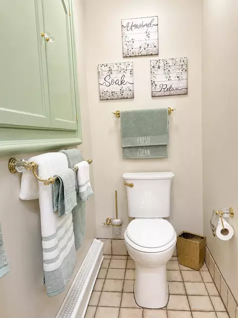 Bath - 2612 Amsterdam Rd, Villa Hills, KY 41017 photo 1 of 8