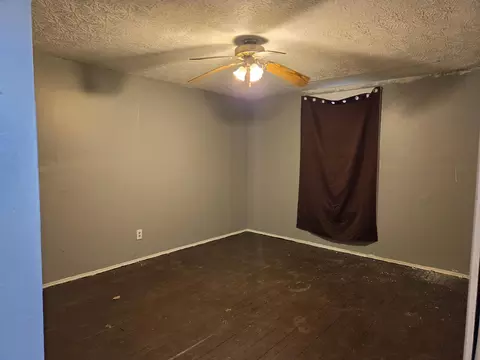 Bedroom - 353 Bond St, Covington, KY 41016 photo 2 of 2