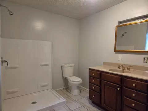 Bath - 353 Bond St, Covington, KY 41016 photo 1 of 2