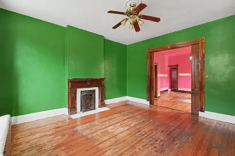 Living - 322 E 17th St, Covington, KY 41014 photo 2 of 4
