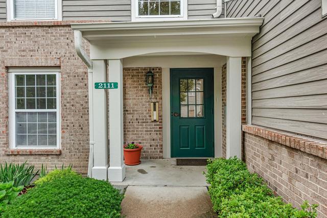 2111 Clareglen Dr #203, Crescent Springs, KY 41017