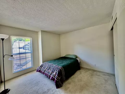 Bedroom - 2276 Edenderry Dr #300, Crescent Springs, KY 41017 photo 1 of 2