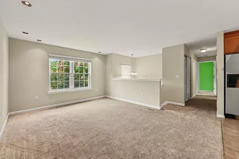 Living - 2008 Gribble Dr, Covington, KY 41017 photo 3 of 4