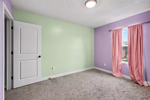 Bedroom - 476 Eagle Creek Dr, Dry Ridge, KY 41035 photo 3 of 8