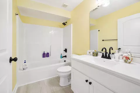 Bath - 476 Eagle Creek Dr, Dry Ridge, KY 41035 photo 3 of 3