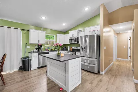 Kitchen - 476 Eagle Creek Dr, Dry Ridge, KY 41035 photo 1 of 3
