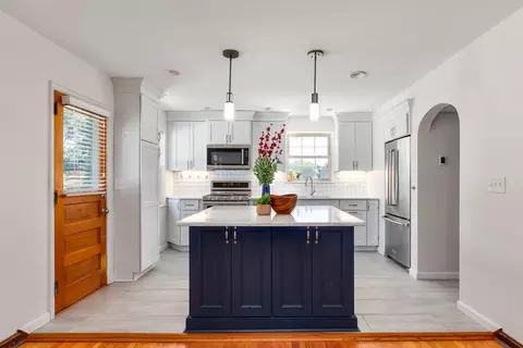 Kitchen - 90 Arcadia Ave, Lakeside Park, KY 41017 photo 2 of 6