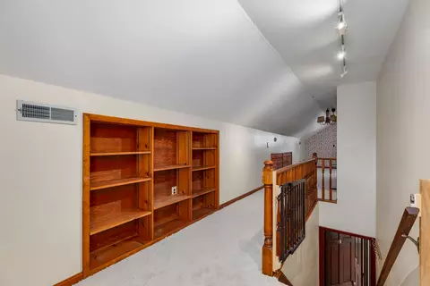 Entry Way - 90 Arcadia Ave, Lakeside Park, KY 41017 photo 2 of 3