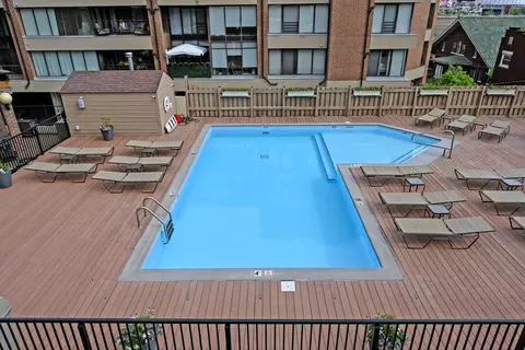 Exterior - 210 E 2nd St #B, Covington, KY 41011 photo 6 of 10