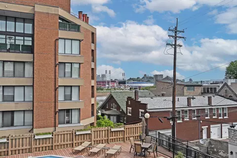 Exterior - 210 E 2nd St #B, Covington, KY 41011 photo 7 of 10