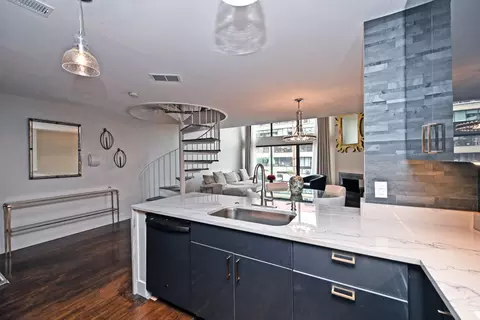 Kitchen - 210 E 2nd St #B, Covington, KY 41011 photo 4 of 6