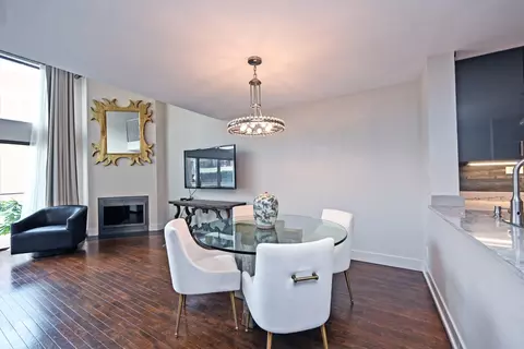 Dining - 210 E 2nd St #B, Covington, KY 41011 photo 1 of 3