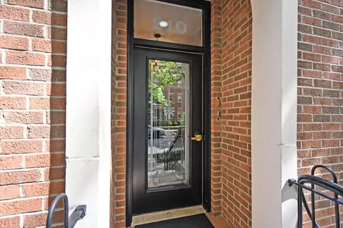 Entry Way - 210 E 2nd St #B, Covington, KY 41011 photo 1 of 3
