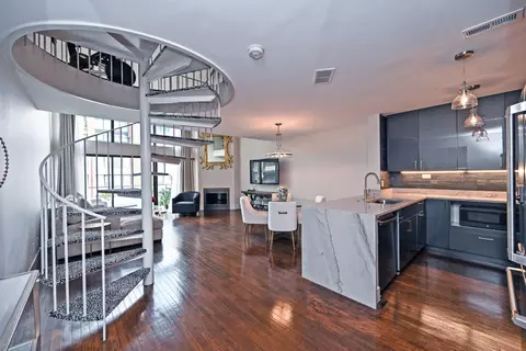 Kitchen - 210 E 2nd St #B, Covington, KY 41011 photo 1 of 6