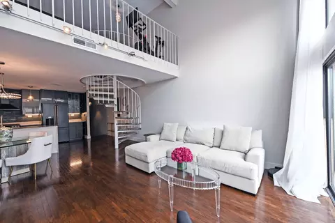 Living - 210 E 2nd St #B, Covington, KY 41011 photo 3 of 7