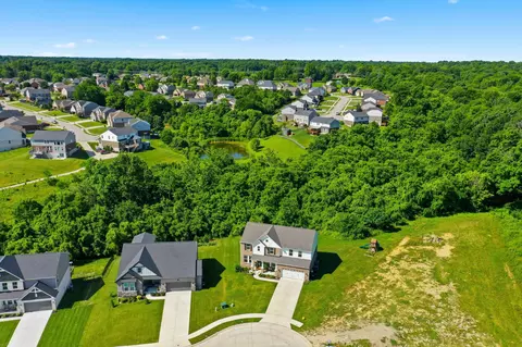 View/Area - 3555 Capel Ct, Latonia, KY 41015 photo 2 of 5