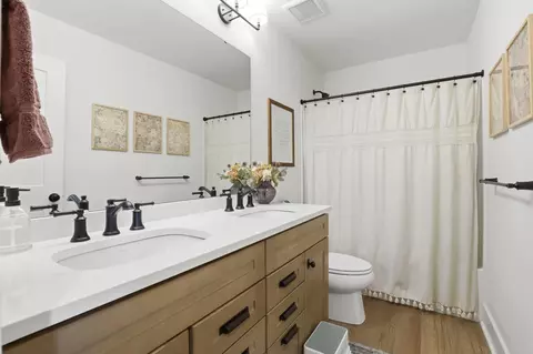 Bath - 3555 Capel Ct, Latonia, KY 41015 photo 3 of 4