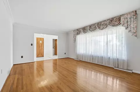 Living - 3036 Vincent Ct, Edgewood, KY 41017 photo 3 of 8