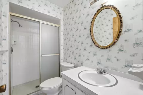 Bath - 3036 Vincent Ct, Edgewood, KY 41017 photo 2 of 6