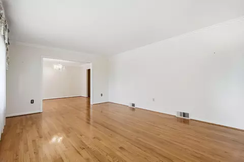 Living - 3036 Vincent Ct, Edgewood, KY 41017 photo 4 of 8