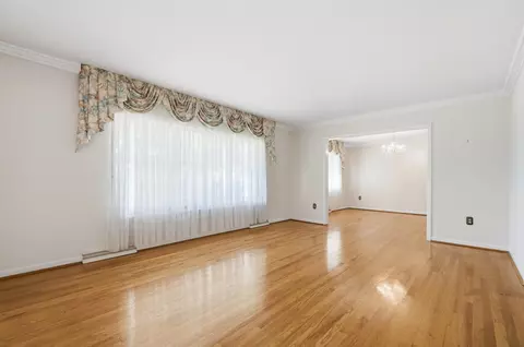 Living - 3036 Vincent Ct, Edgewood, KY 41017 photo 2 of 8
