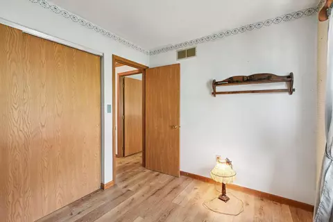 Bedroom - 19 Valeside Dr, Covington, KY 41017 photo 8 of 12