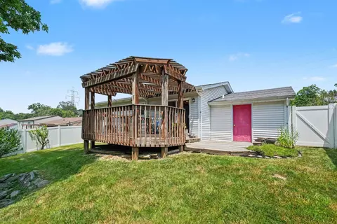 Exterior - 19 Valeside Dr, Covington, KY 41017 photo 6 of 7
