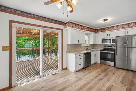 Kitchen - 19 Valeside Dr, Covington, KY 41017 photo 1 of 2