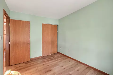 Bedroom - 19 Valeside Dr, Covington, KY 41017 photo 3 of 12