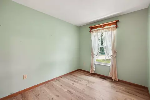 Bedroom - 19 Valeside Dr, Covington, KY 41017 photo 2 of 12