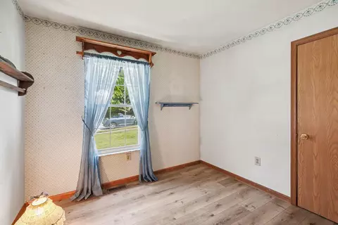 Bedroom - 19 Valeside Dr, Covington, KY 41017 photo 6 of 12