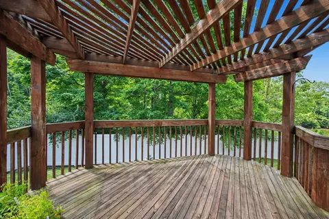 Exterior - 19 Valeside Dr, Covington, KY 41017 photo 3 of 7