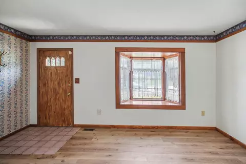 Living - 19 Valeside Dr, Covington, KY 41017 photo 1 of 4