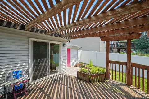 Exterior - 19 Valeside Dr, Covington, KY 41017 photo 4 of 7