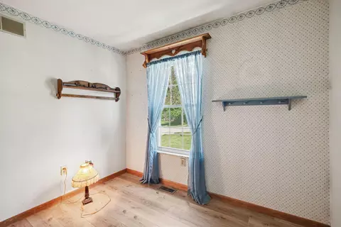 Bedroom - 19 Valeside Dr, Covington, KY 41017 photo 7 of 12