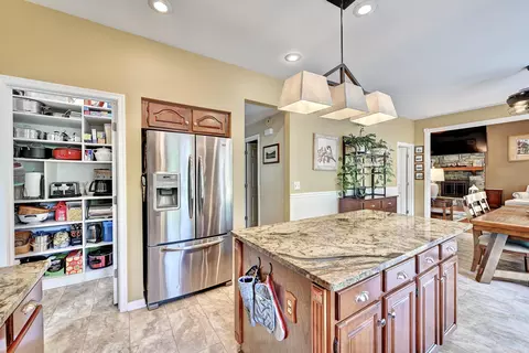 Kitchen - 564 Columbine Ct, Edgewood, KY 41017 photo 3 of 3
