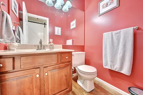 Bath - 564 Columbine Ct, Edgewood, KY 41017 photo 1 of 3