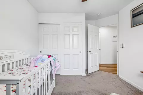 Bedroom - 10494 Fairbourne Dr, Latonia Lakes, KY 41015 photo 5 of 7